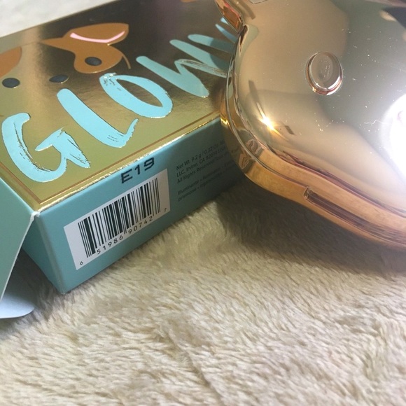 Too Faced Clover Highlighter in Glowver BNIB - Picture 13 of 15